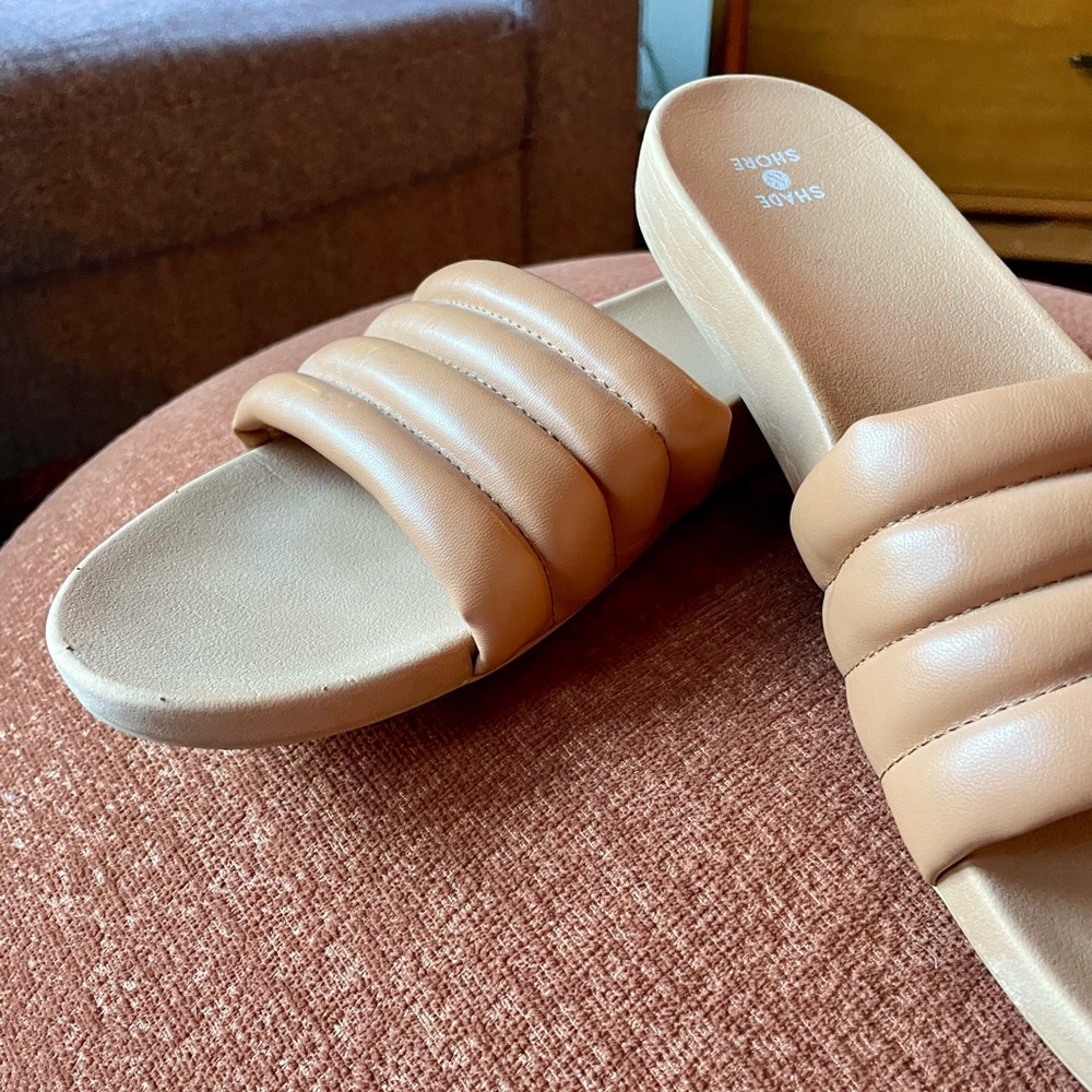 Target Shade & Shore Tan Brown Puffer Slide Sandals, size 11